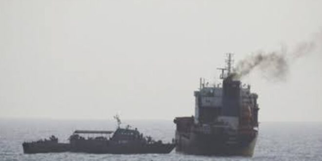 بريطانيا تعلن عن حادث بحري قرب باب المندب اليمني…