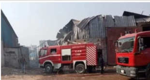 السيطرة على حريق ضخم في مصنع موبيليا بمدينة 6 أكتوبر دون إصابات