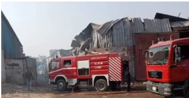 السيطرة على حريق ضخم في مصنع موبيليا بمدينة 6 أكتوبر دون إصابات