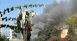 اندلاع حريق ضخم بالجامعة الأمريكية‬⁩ في بيروت…..