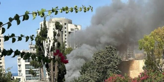 اندلاع حريق ضخم بالجامعة الأمريكية‬⁩ في بيروت…..