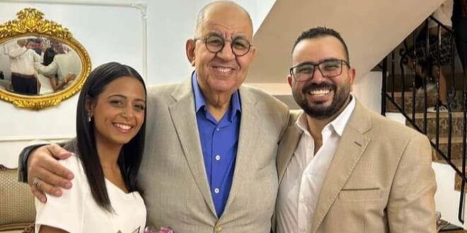 فى اجواء عائليه بسيطه يحتفل الفنان محمد التاجى بخطوبة ابنه على حفيدة الفنان حمدى احمد